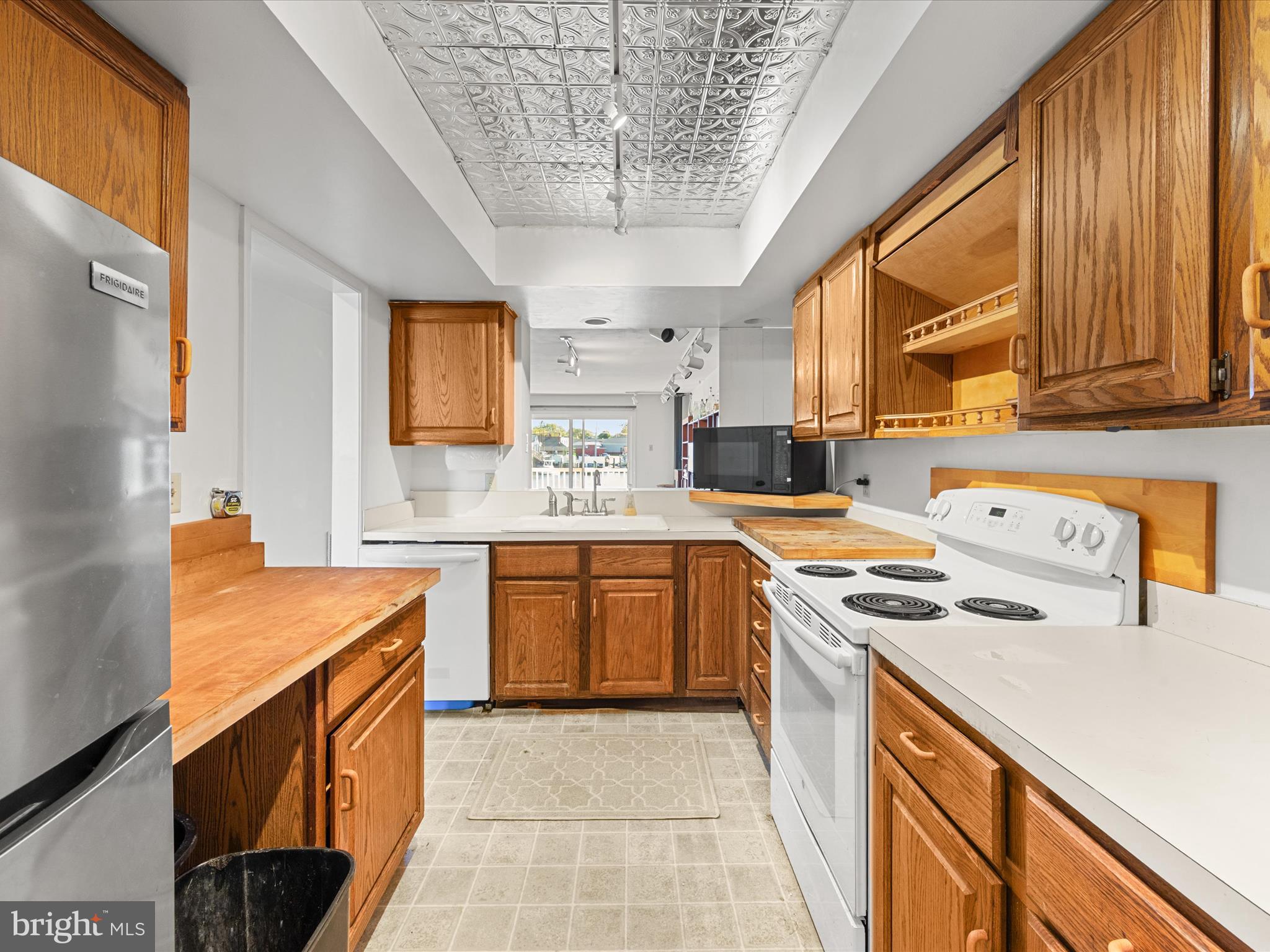 220 MARKET SQUARE 4C