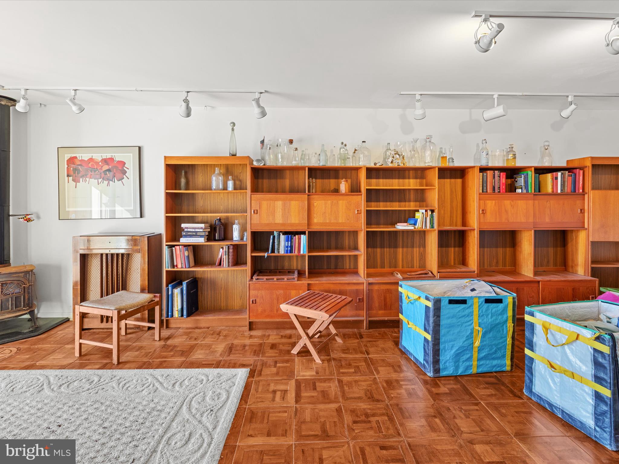 220 MARKET SQUARE 4C