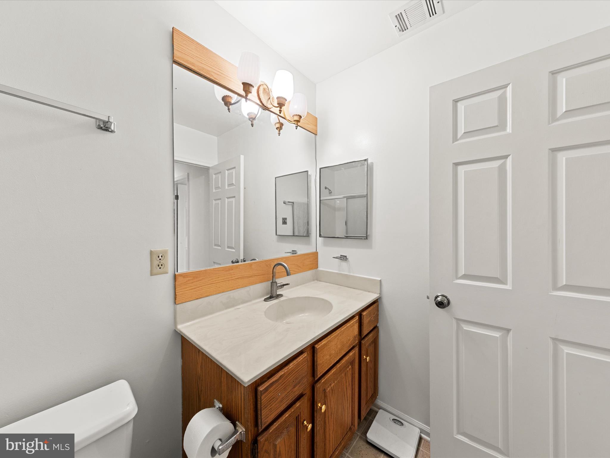220 MARKET SQUARE 4C
