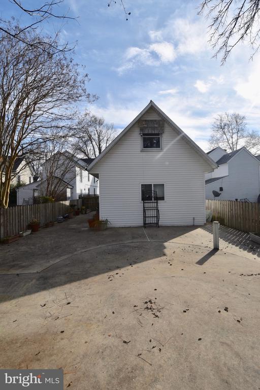 211 CHOPTANK AVENUE
