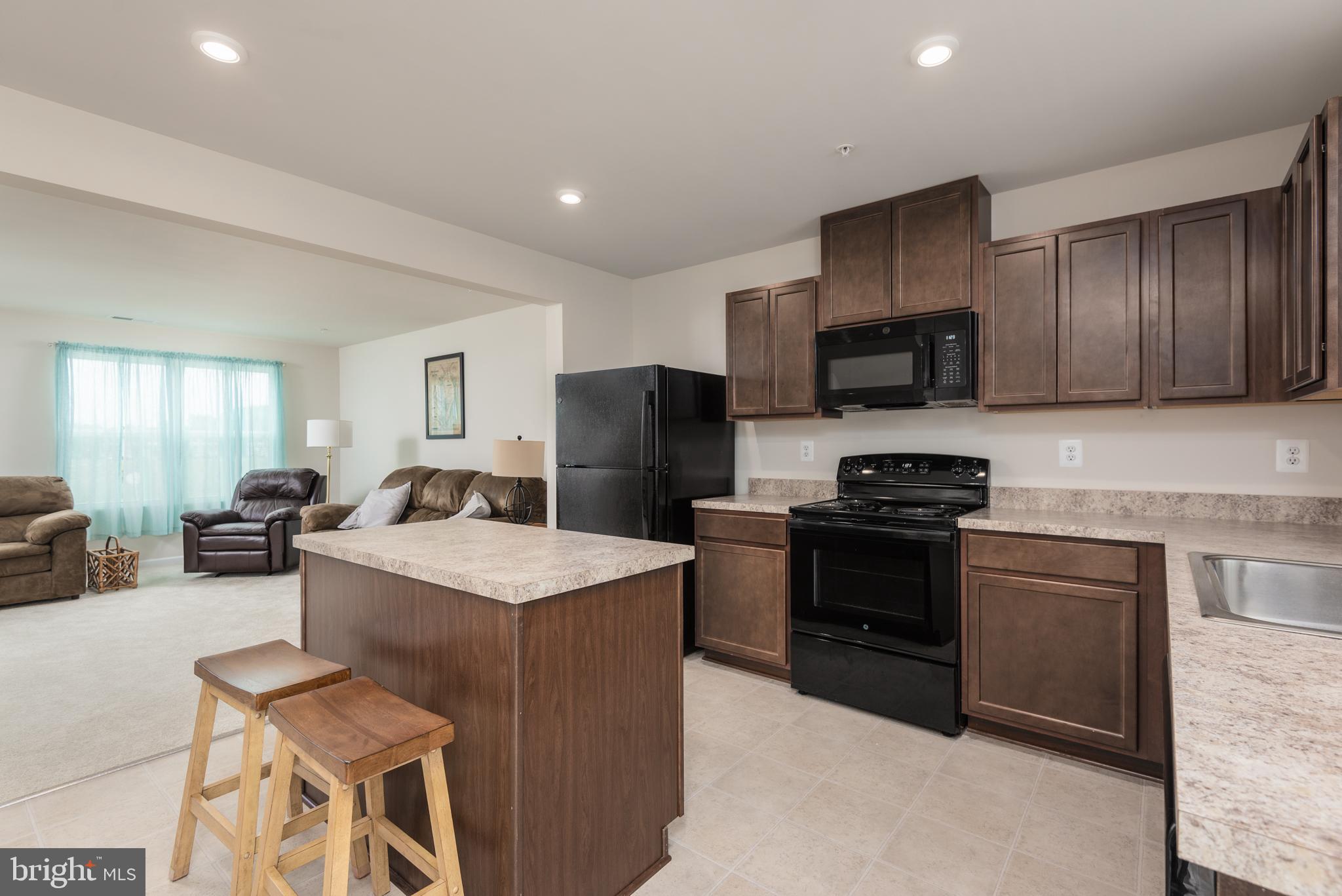 311 YELLOW BILL LN