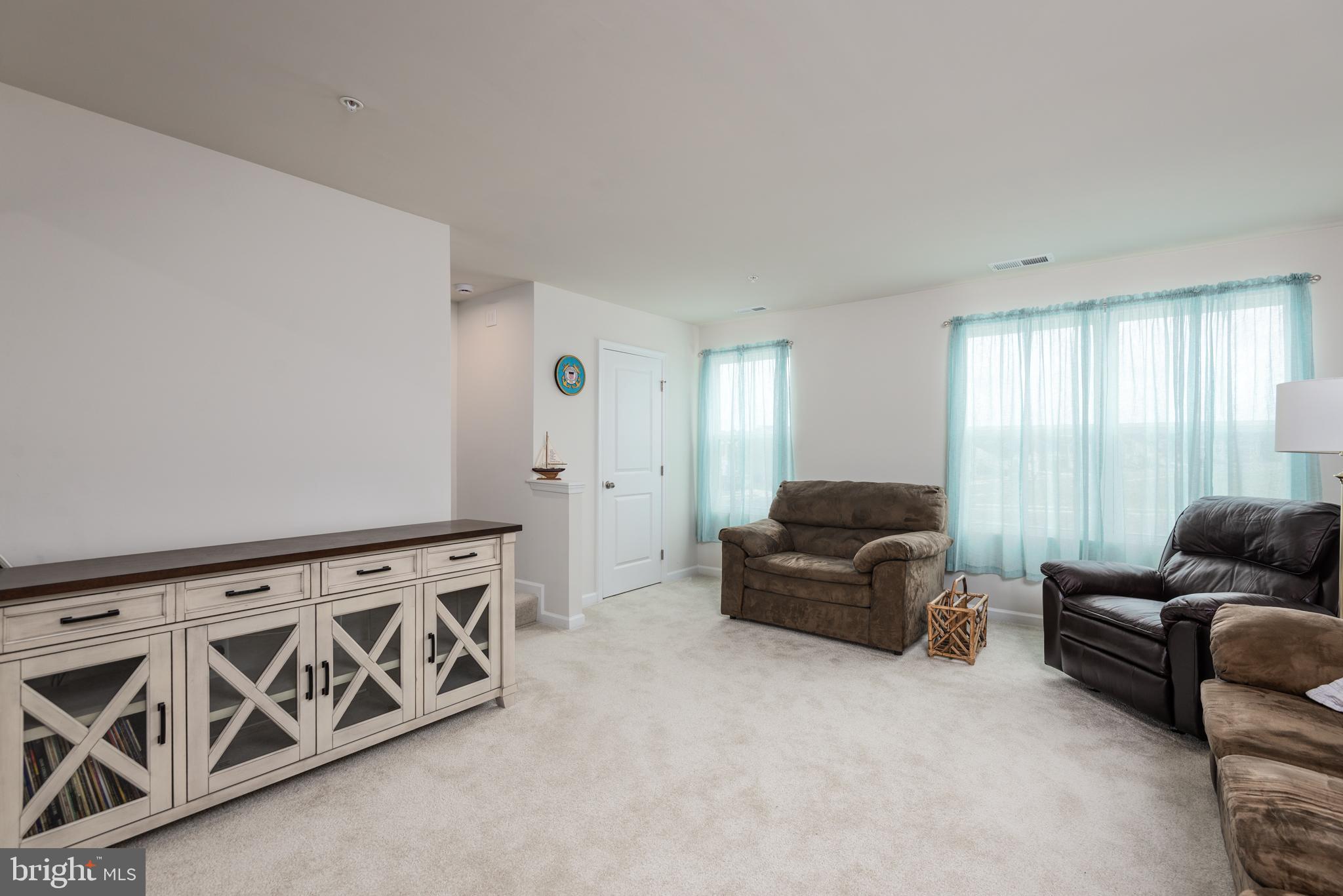 311 YELLOW BILL LN