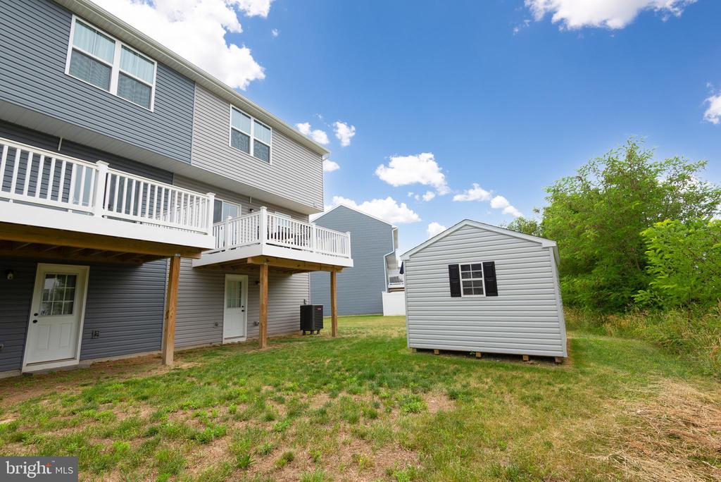 311 YELLOW BILL LN