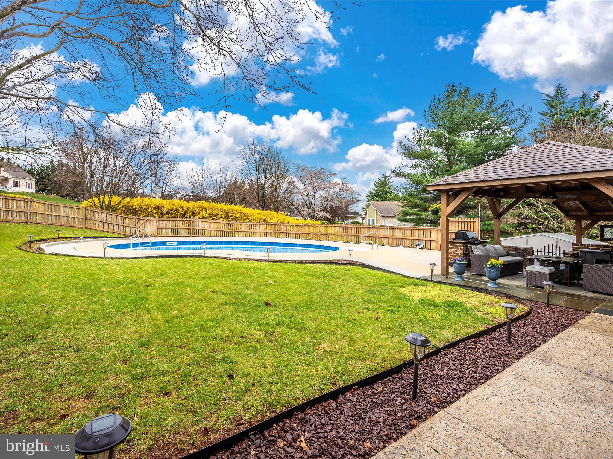 12101 MERRICKS COURT