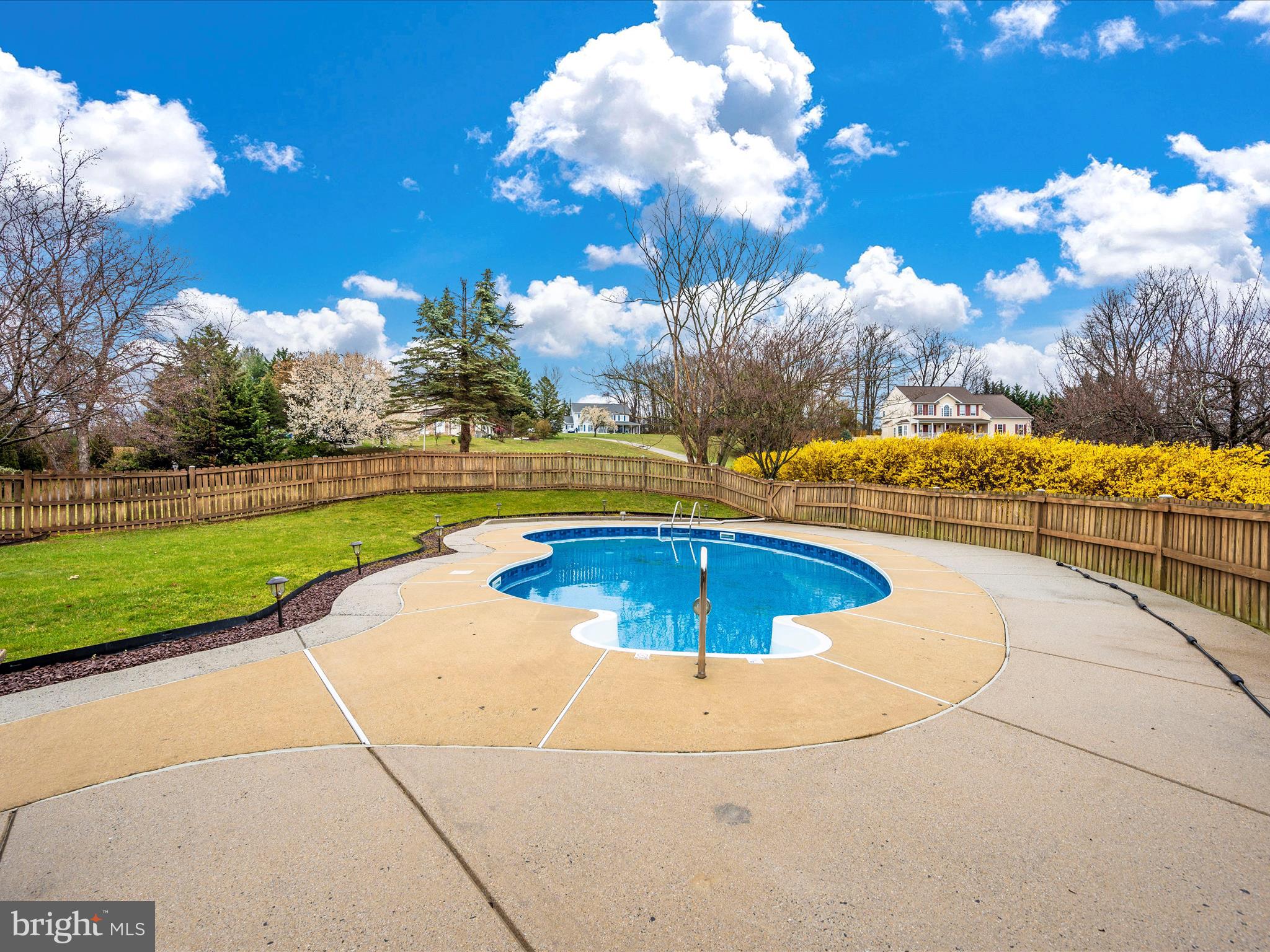 12101 MERRICKS COURT