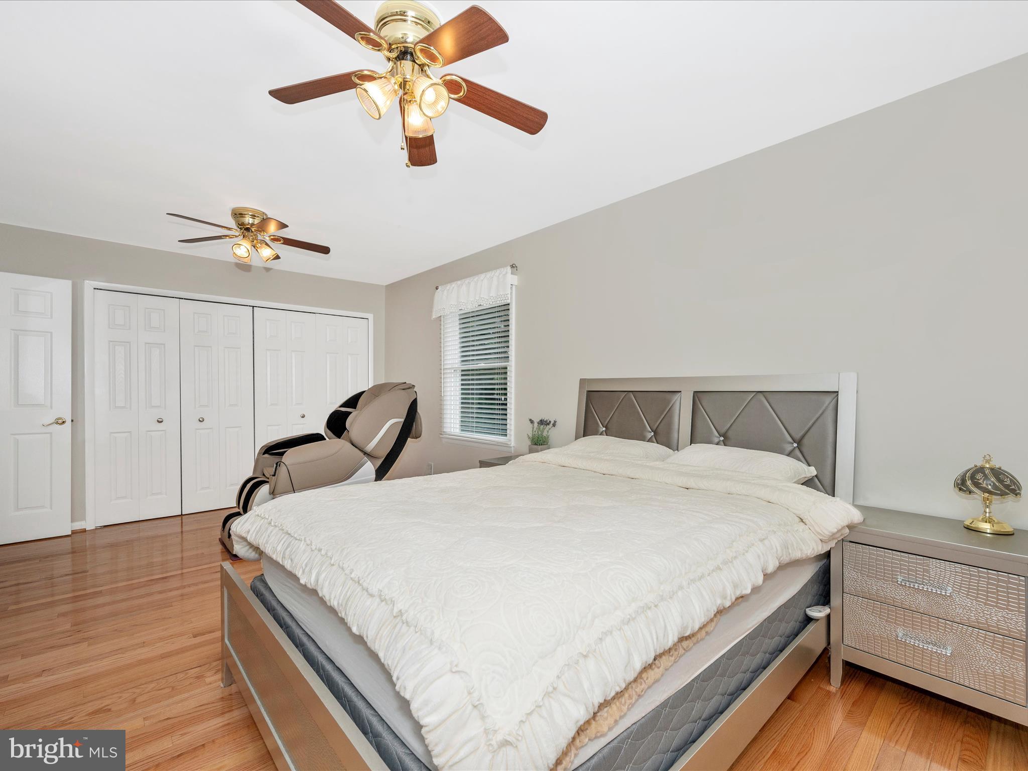 12101 MERRICKS COURT