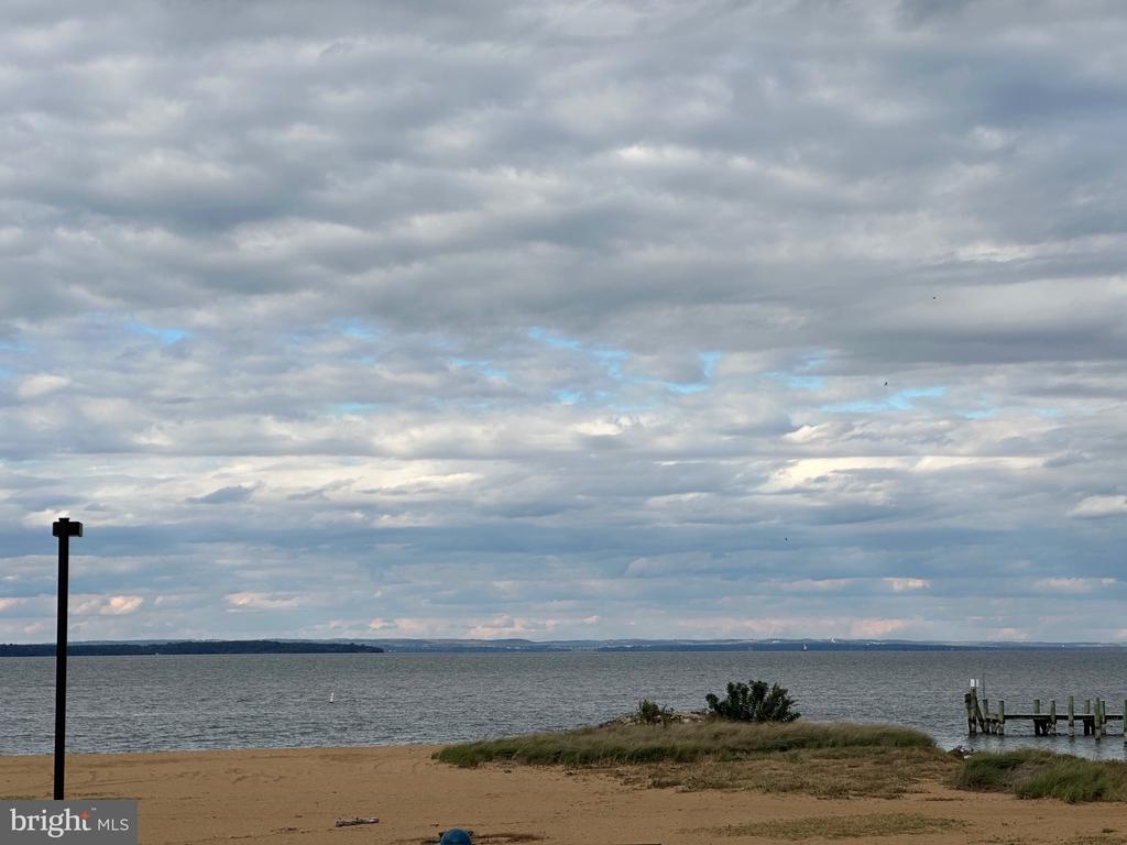 21 6TH AVENUE