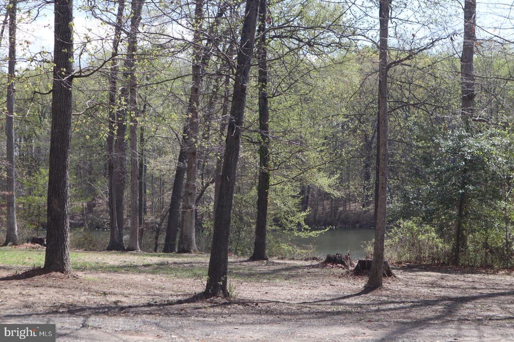 21 6TH AVENUE