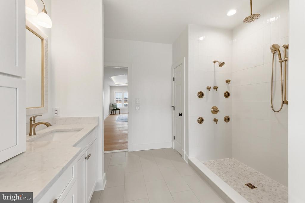 118 LITTLE HARBOR WAY 202