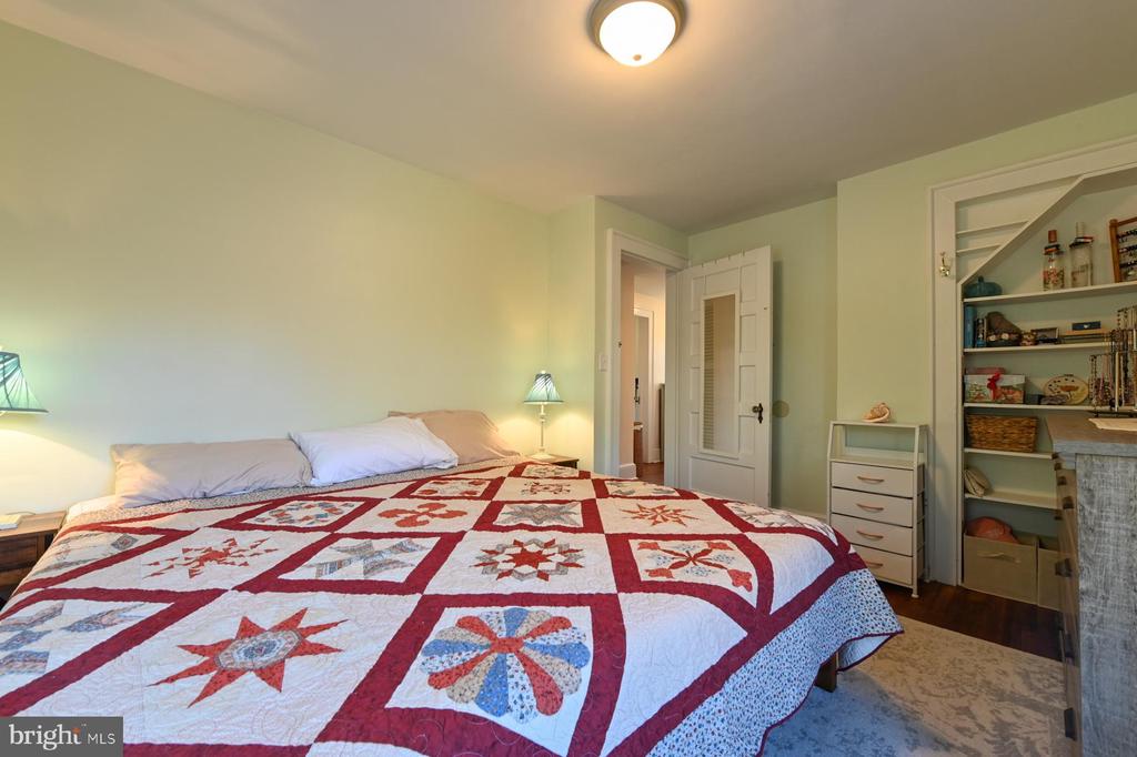 222 MOUNT VERNON AVENUE