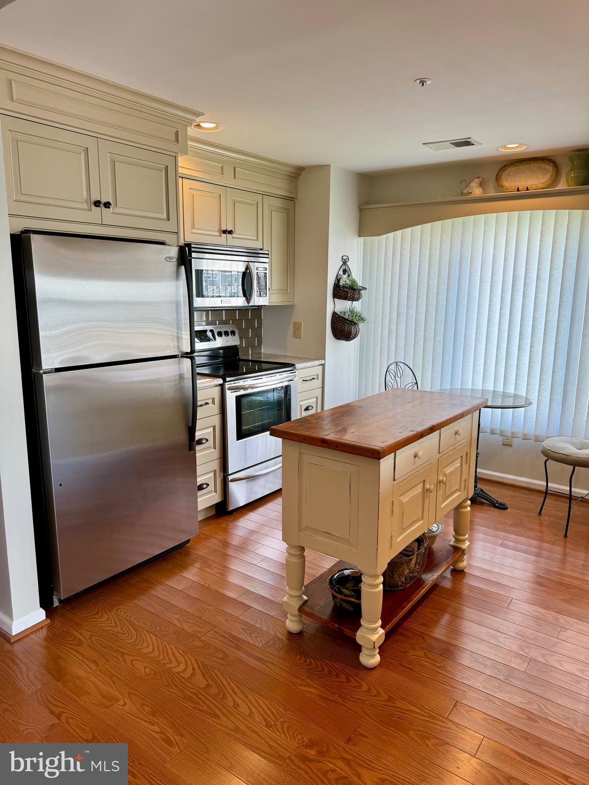 1301 OYSTER COVE DRIVE
