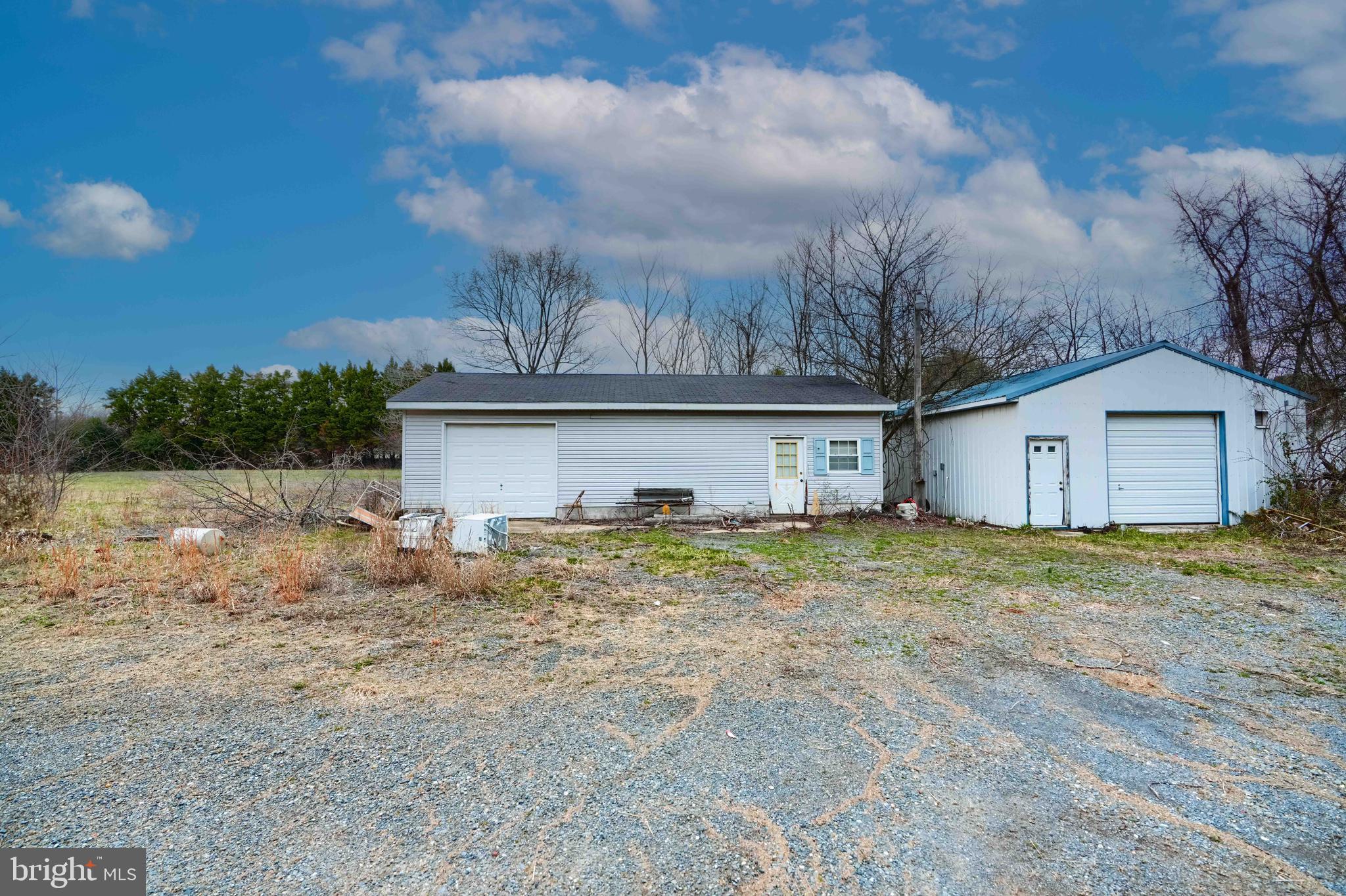 1520 DUDLEY CORNERS