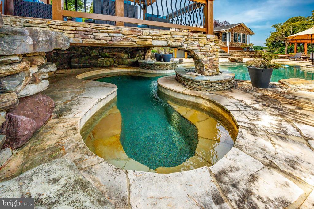 213 GRASON VISTA DRIVE