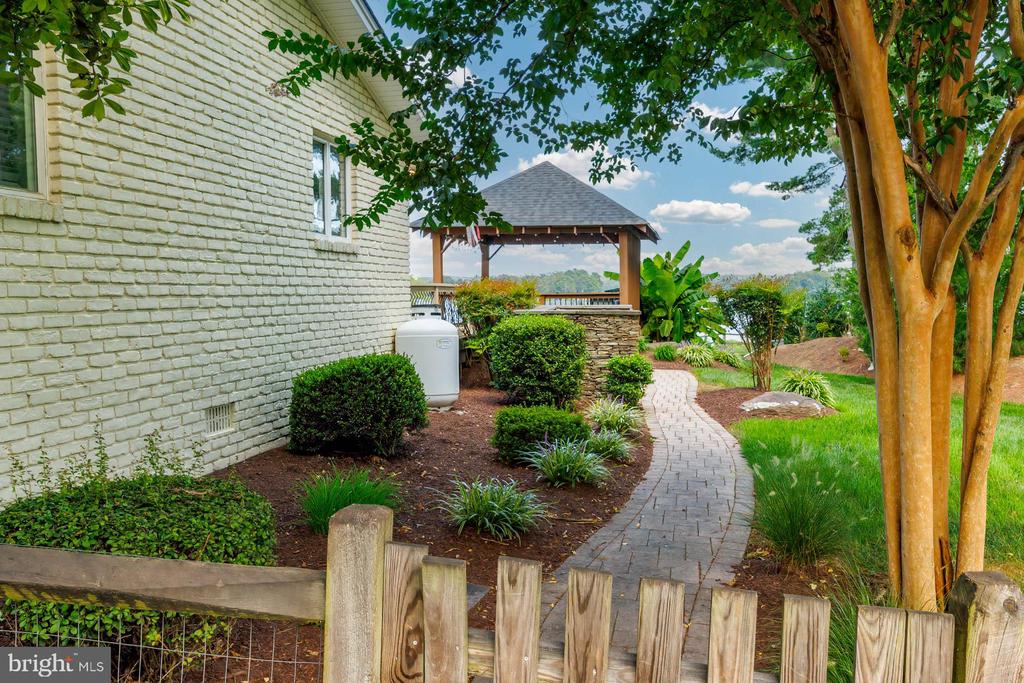 213 GRASON VISTA DRIVE