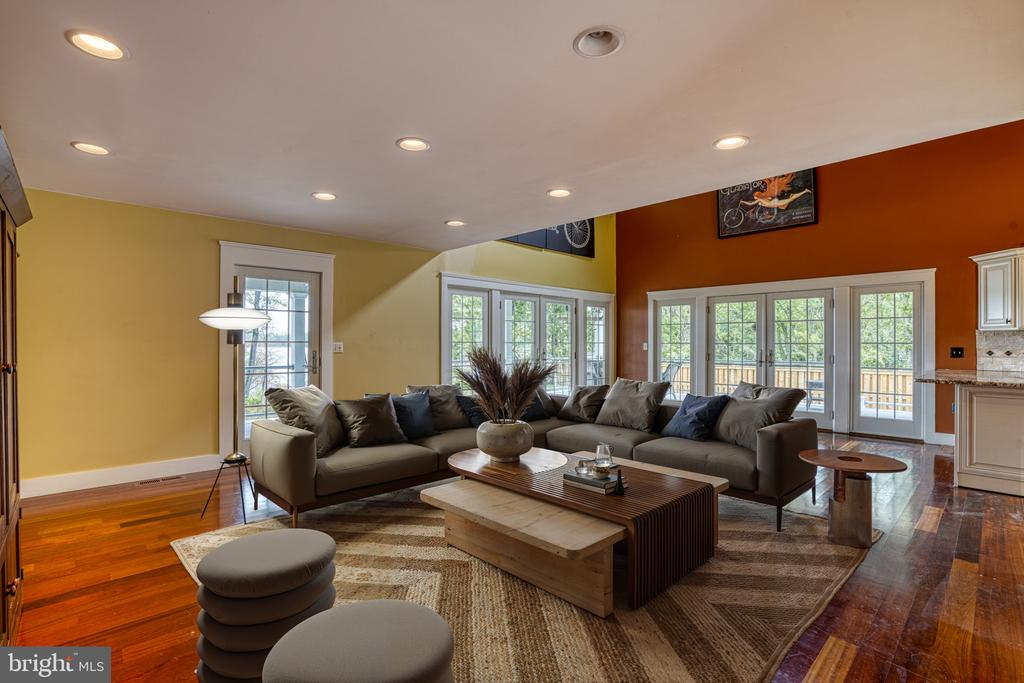 492 PEAR TREE POINT ROAD