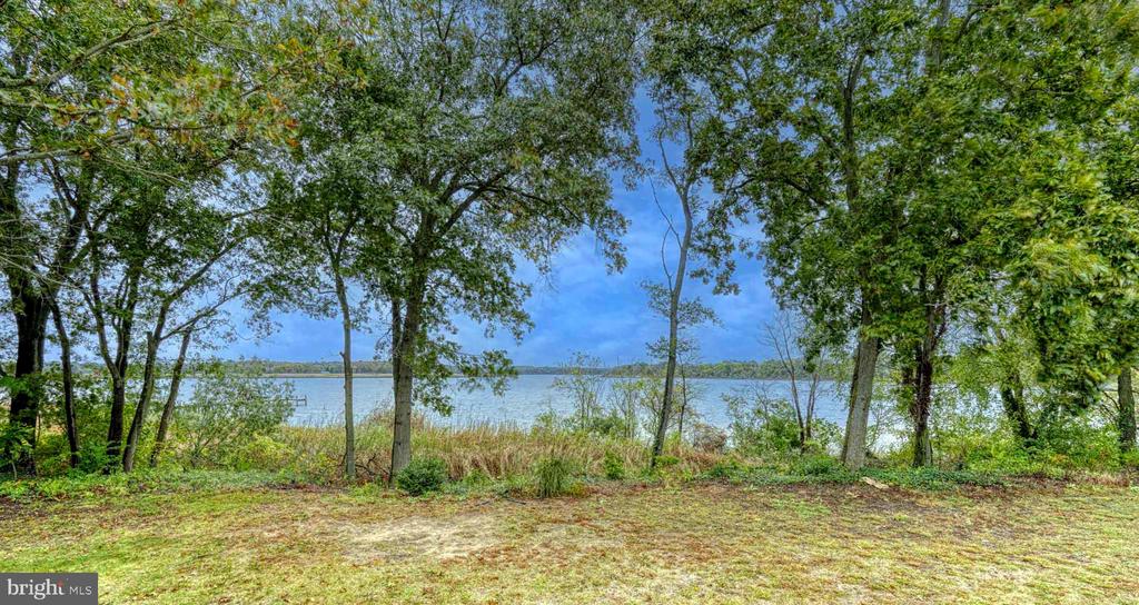 492 PEAR TREE POINT ROAD