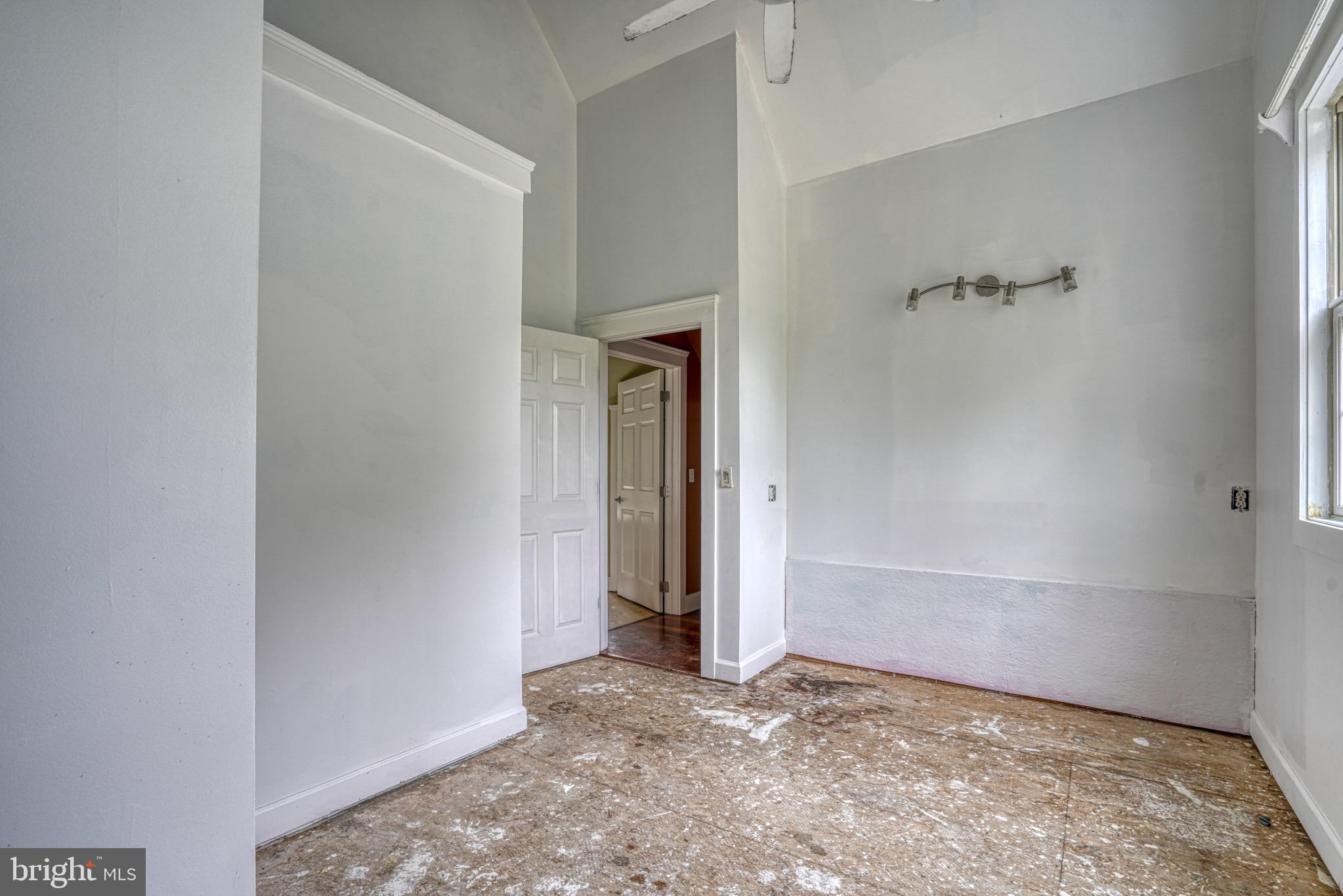 492 PEAR TREE POINT ROAD
