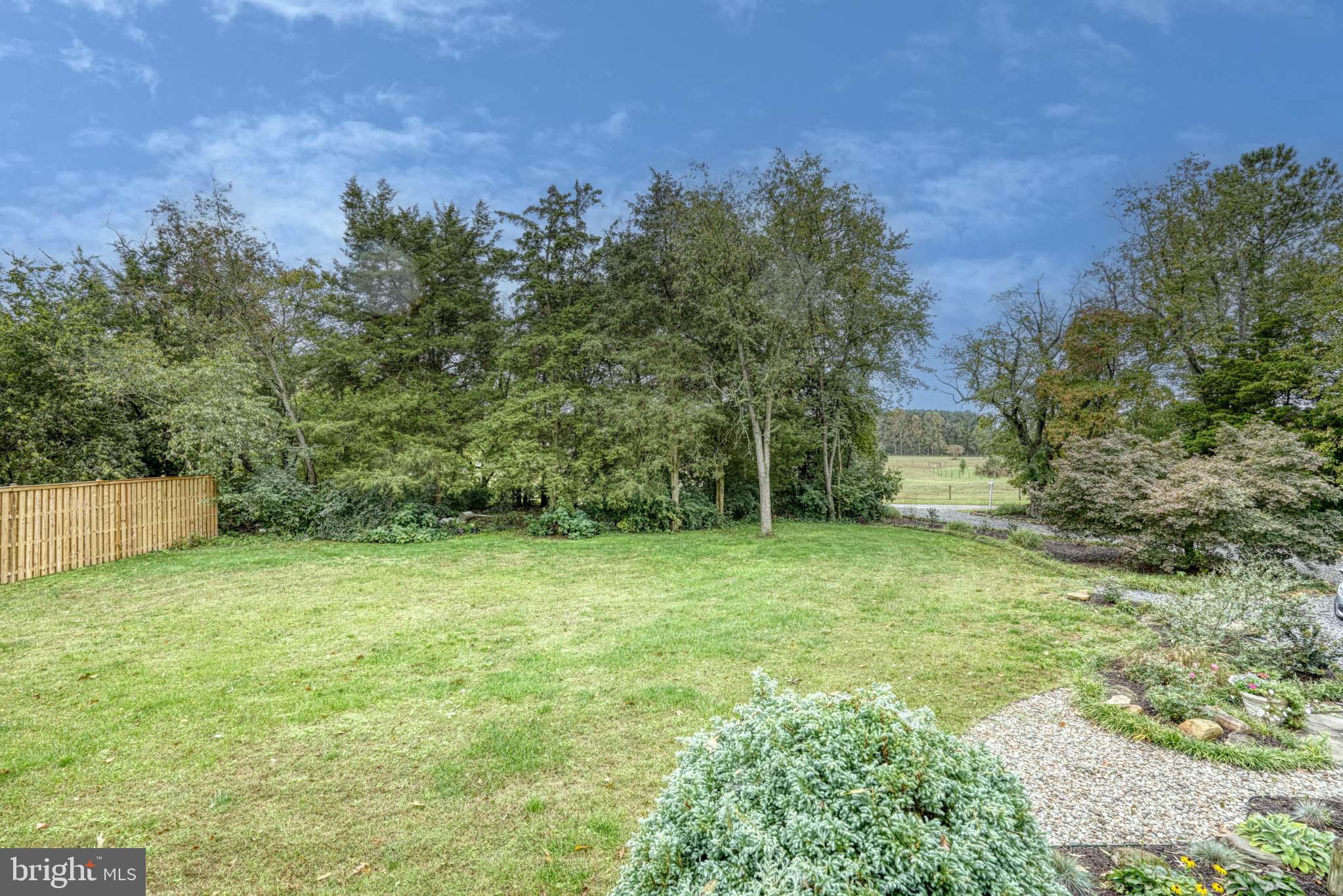 492 PEAR TREE POINT ROAD