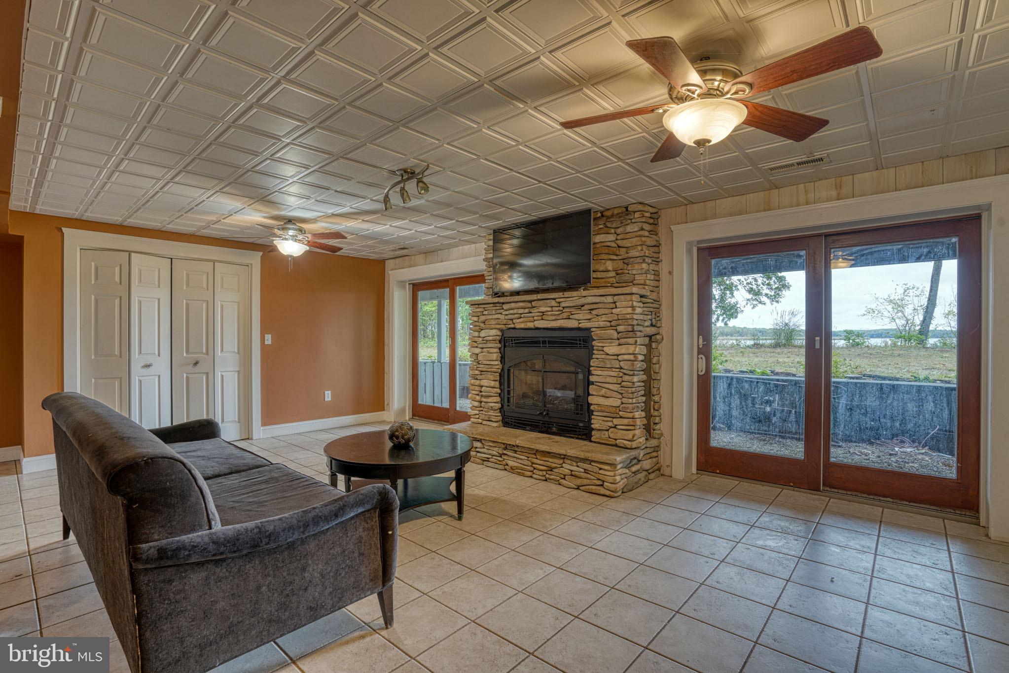 492 PEAR TREE POINT ROAD