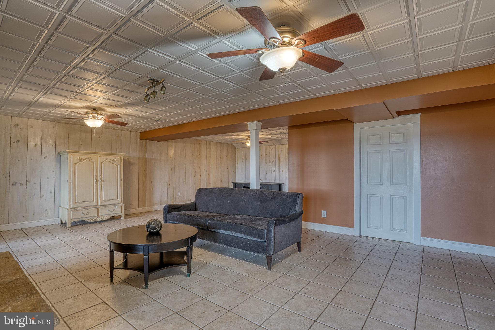 492 PEAR TREE POINT ROAD