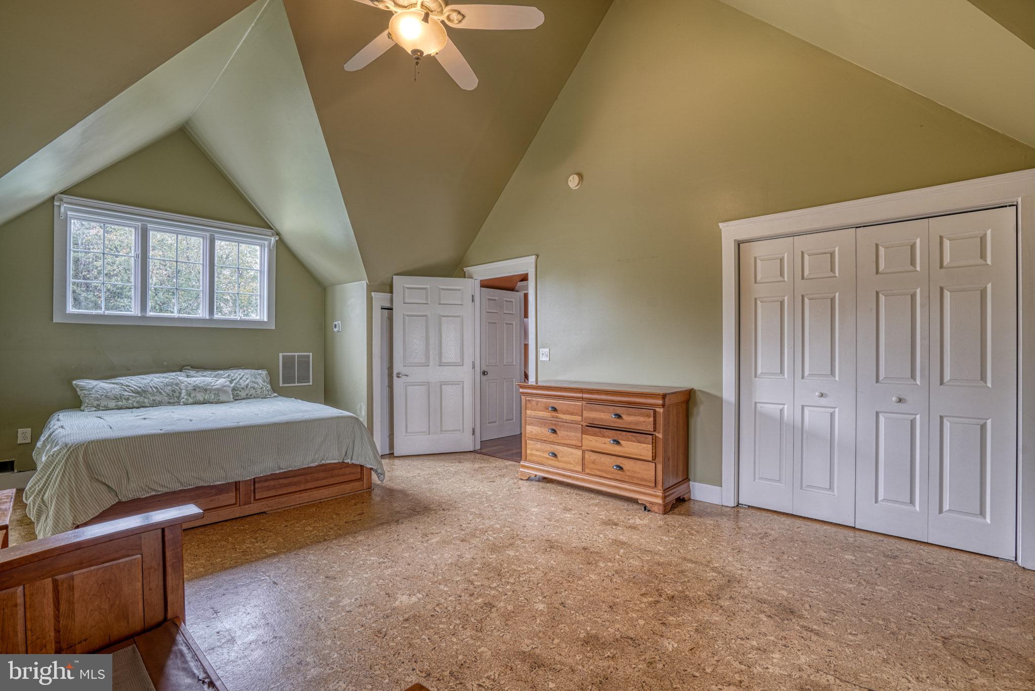 492 PEAR TREE POINT ROAD