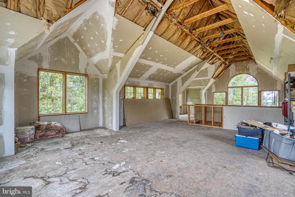 492 PEAR TREE POINT ROAD