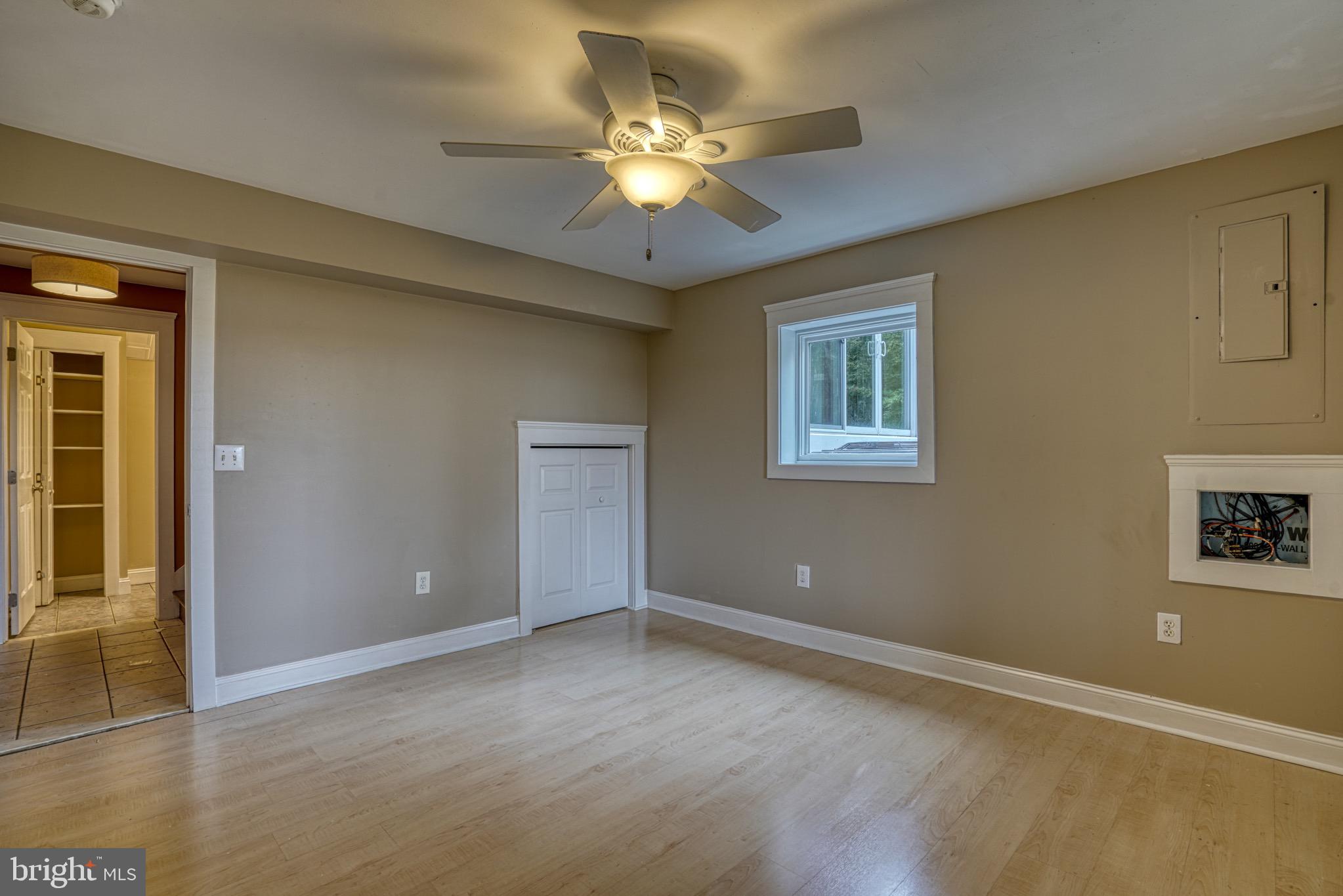 492 PEAR TREE POINT ROAD