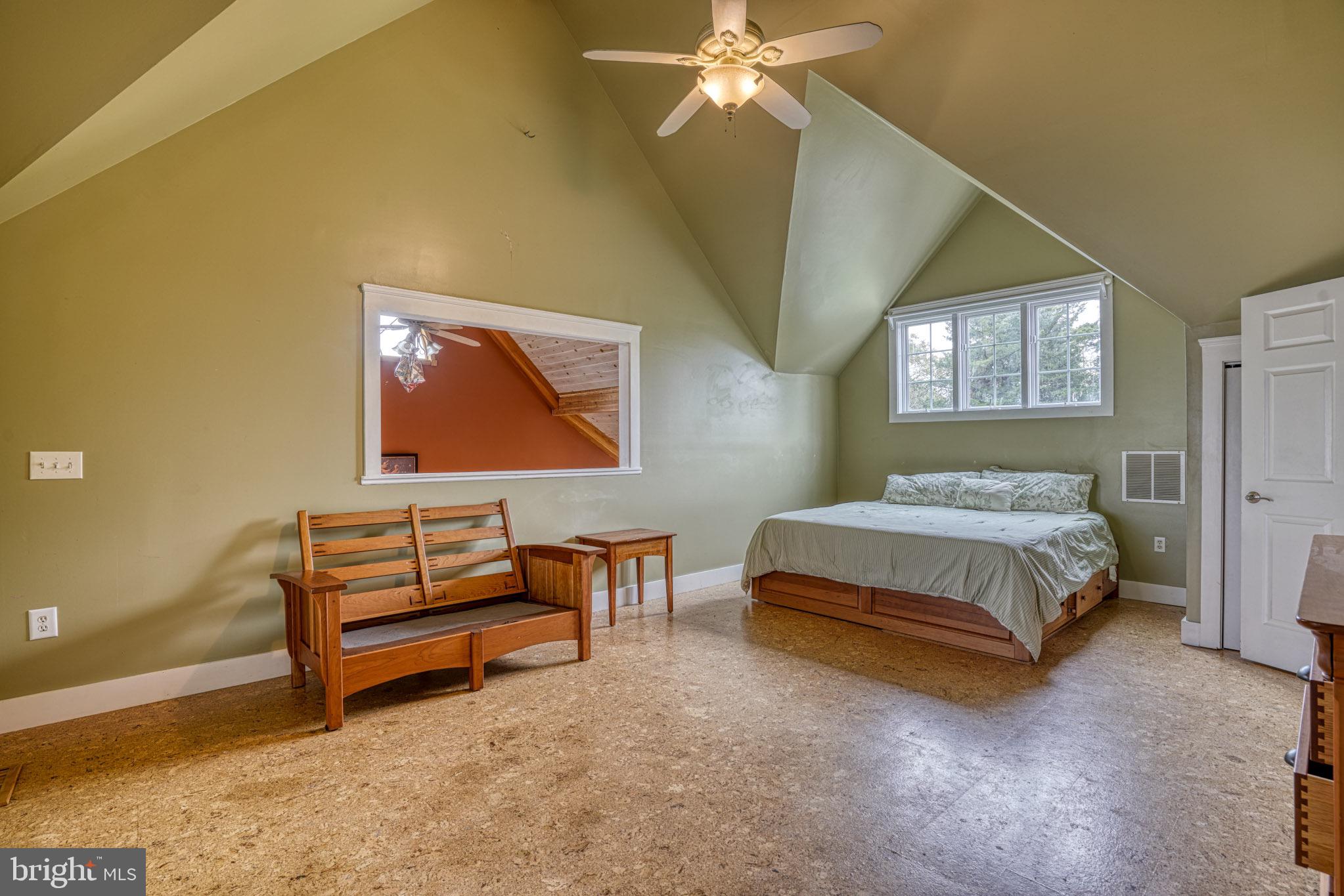 492 PEAR TREE POINT ROAD