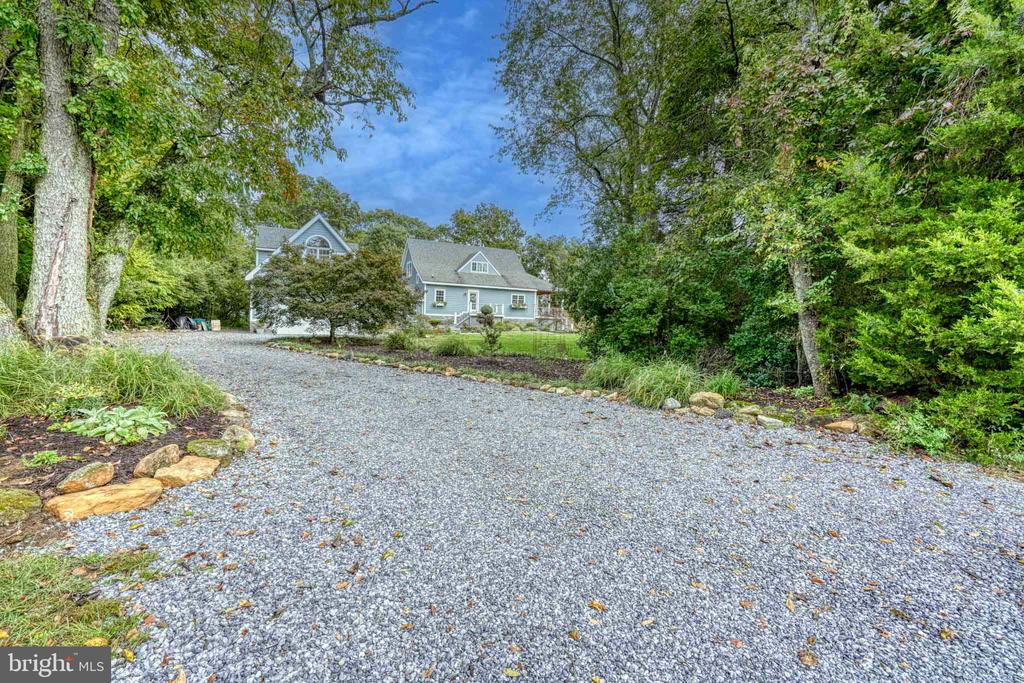 492 PEAR TREE POINT ROAD