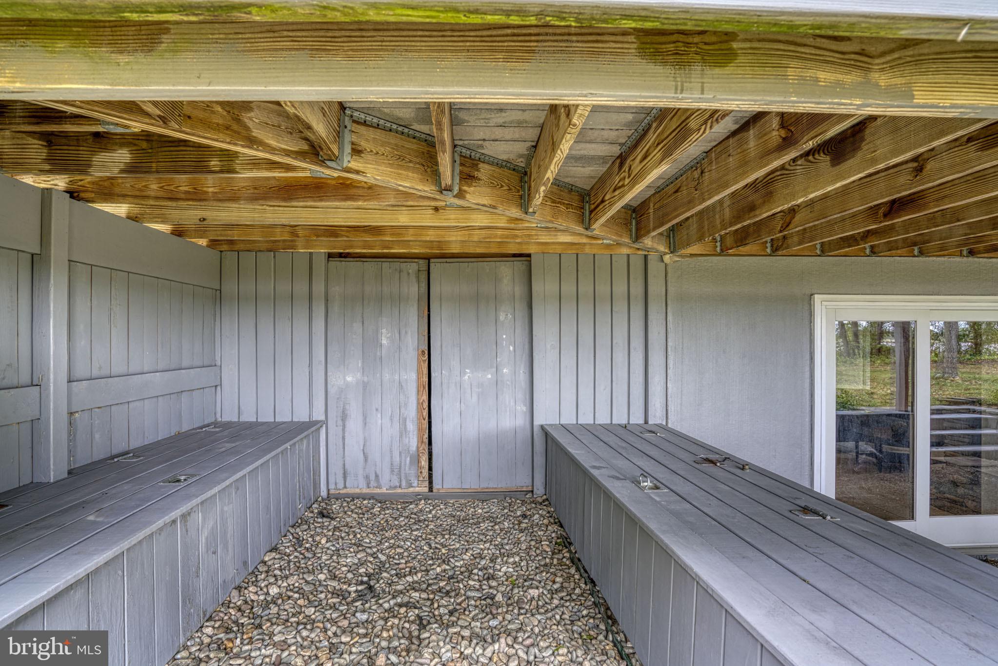 492 PEAR TREE POINT ROAD