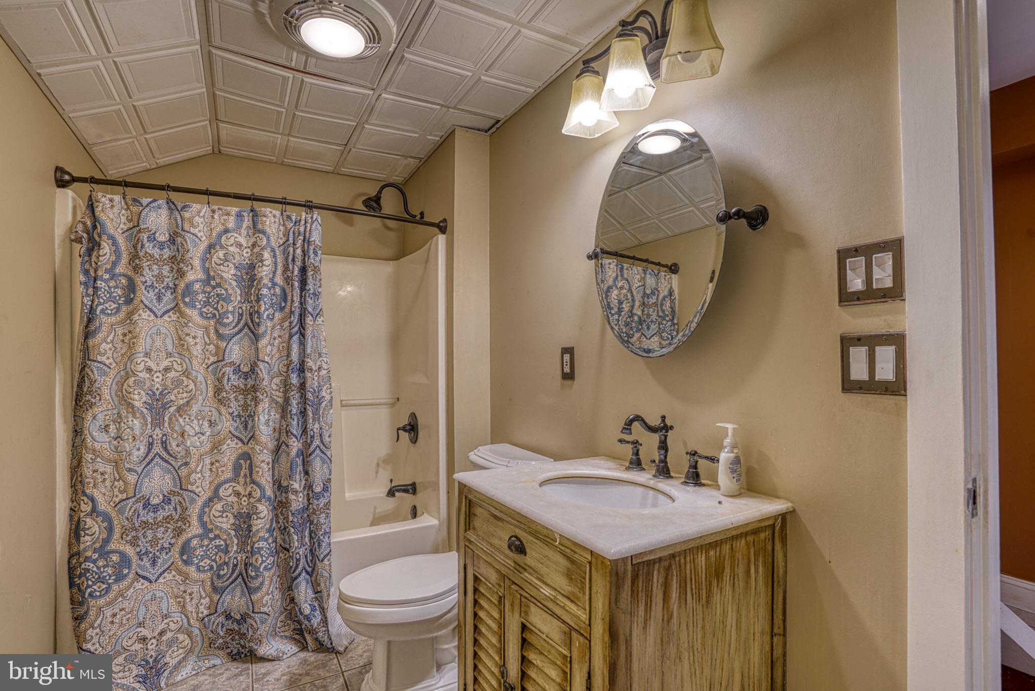 492 PEAR TREE POINT ROAD