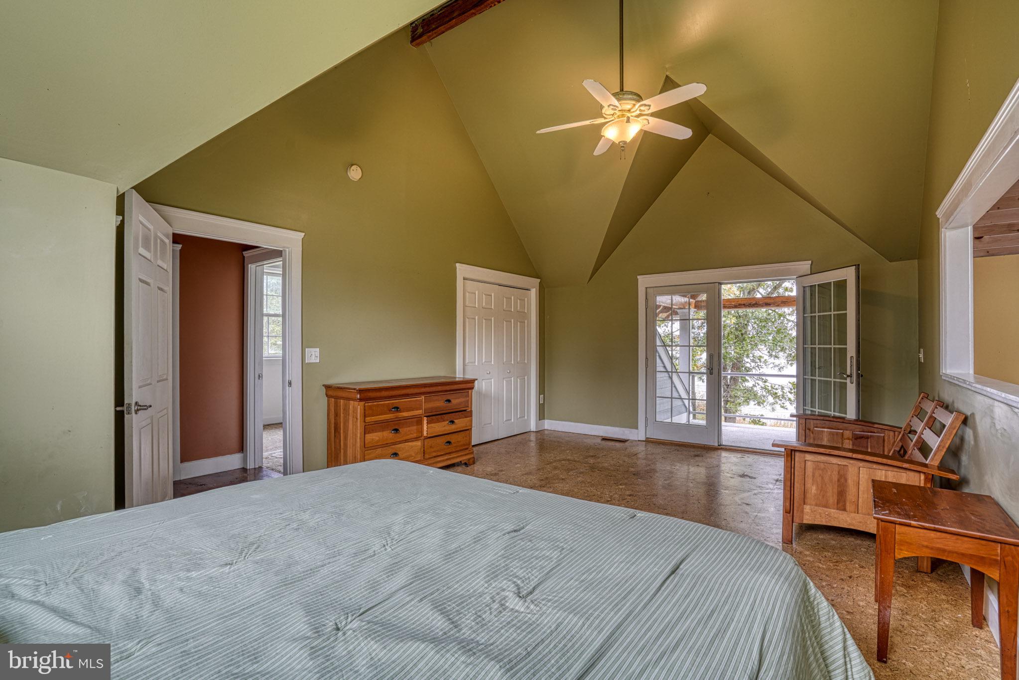 492 PEAR TREE POINT ROAD