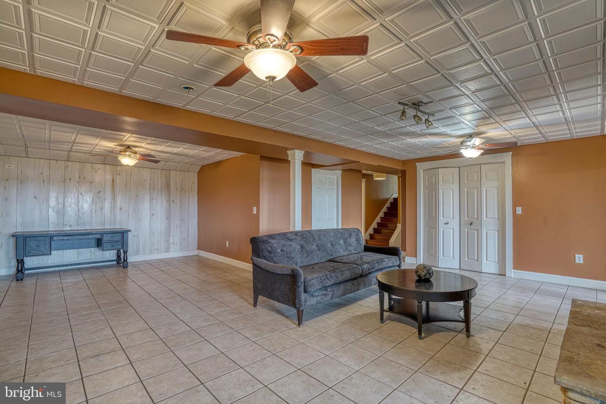 492 PEAR TREE POINT ROAD