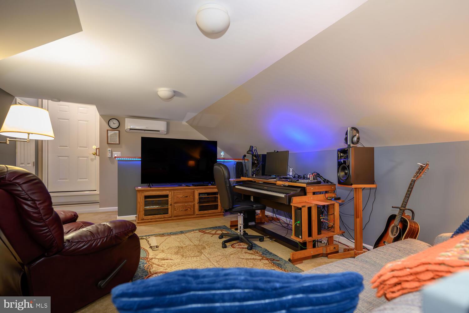 807 HARMONY WAY