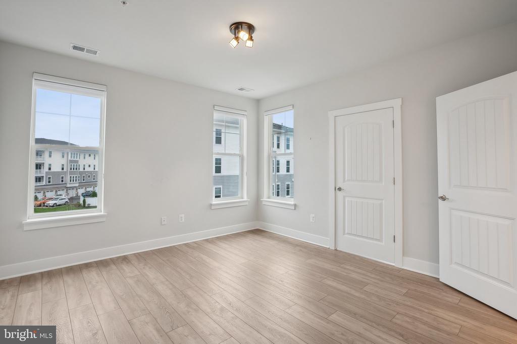 170 HARRIER WAY 34
