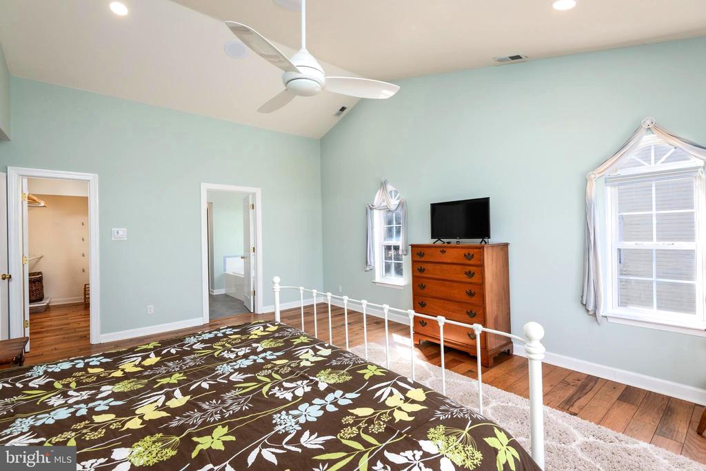 2613 CECIL DRIVE