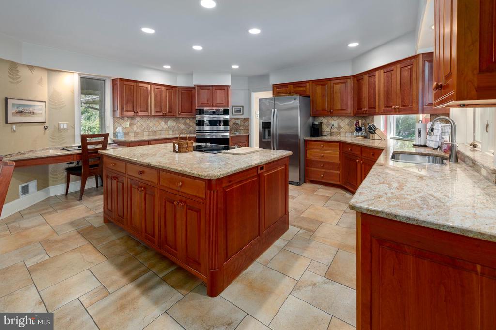 377 HEMSLEY DRIVE