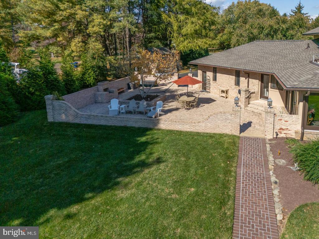 377 HEMSLEY DRIVE