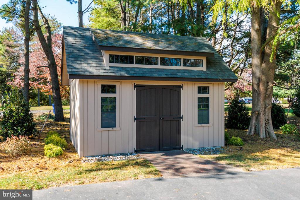 377 HEMSLEY DRIVE