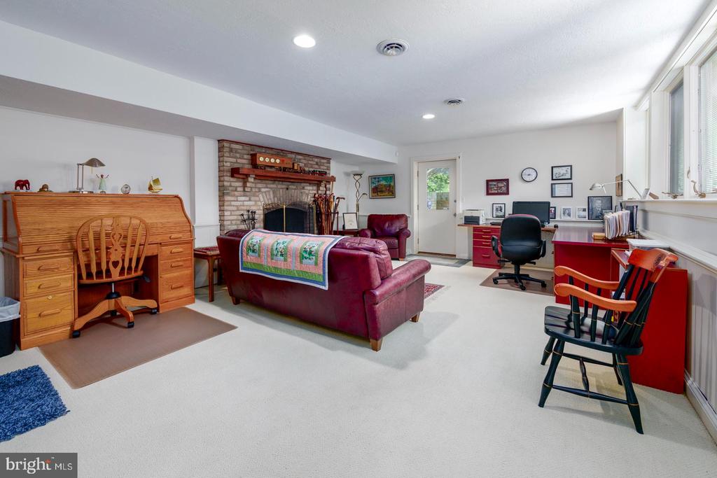 377 HEMSLEY DRIVE