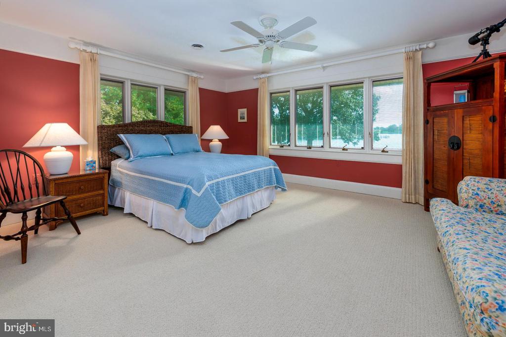 377 HEMSLEY DRIVE