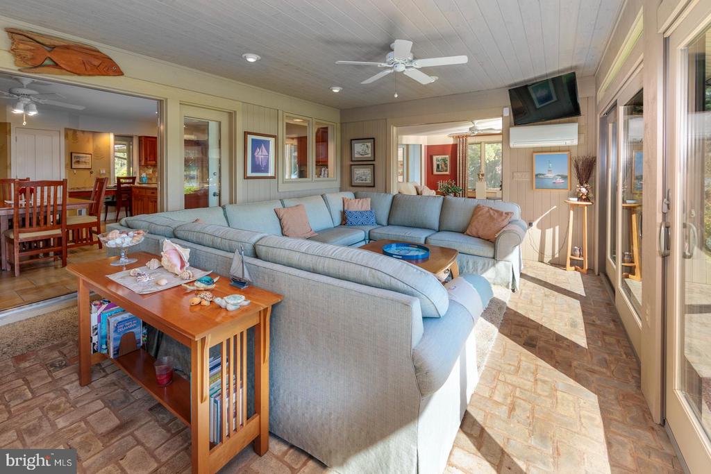377 HEMSLEY DRIVE