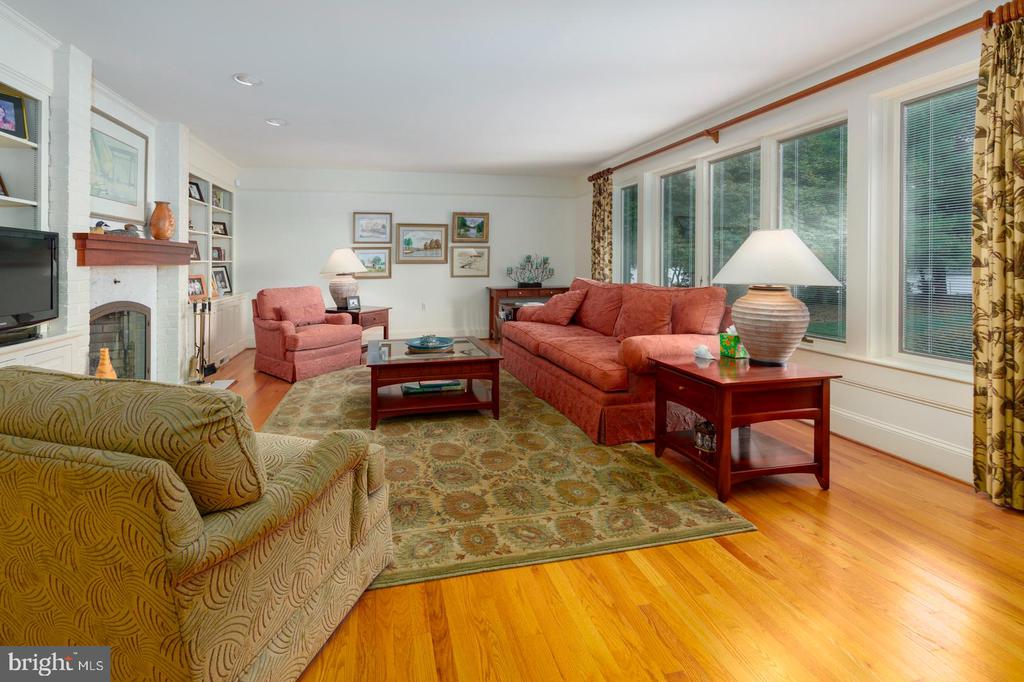 377 HEMSLEY DRIVE