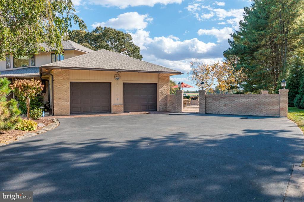 377 HEMSLEY DRIVE