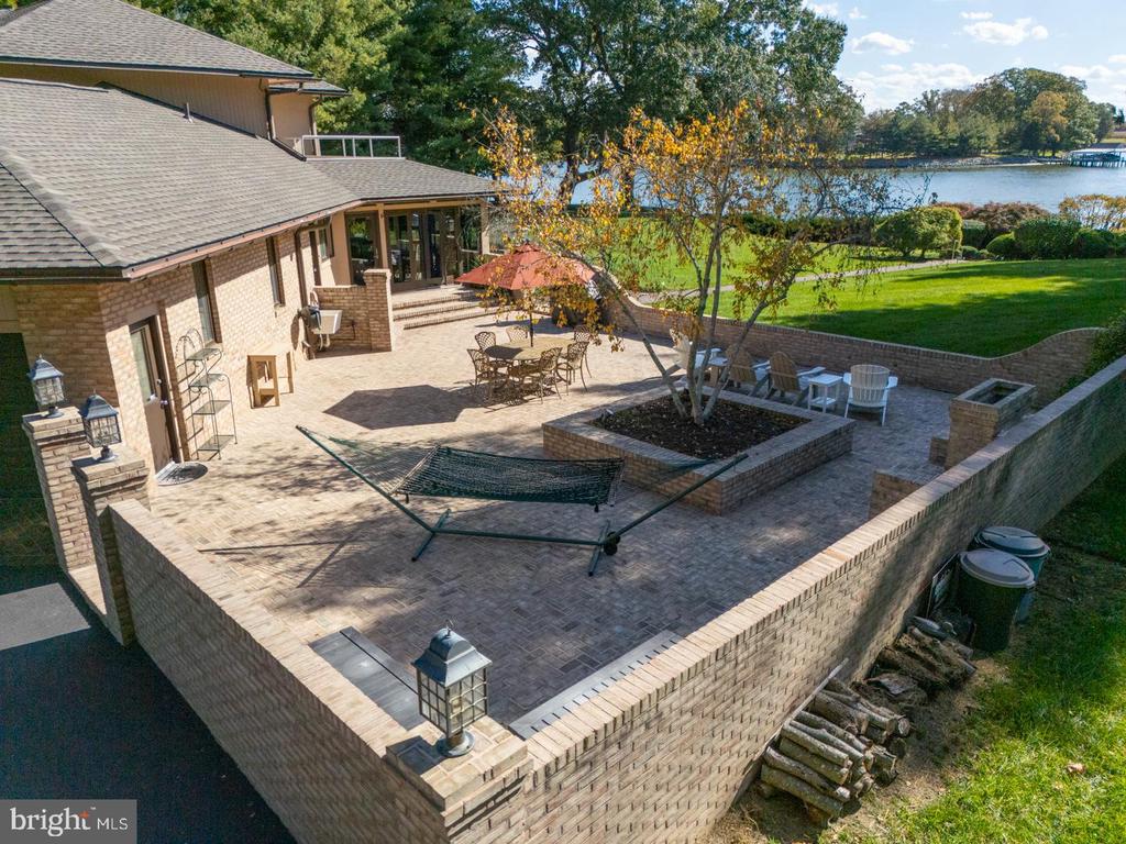 377 HEMSLEY DRIVE