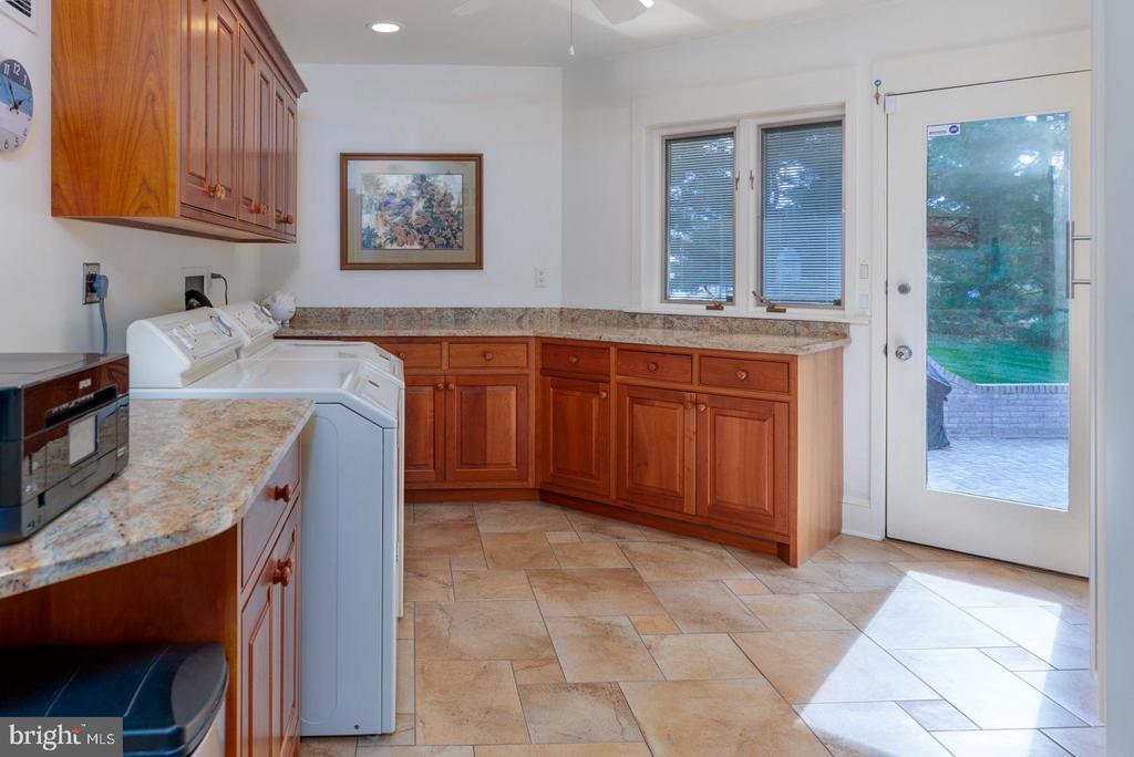 377 HEMSLEY DRIVE