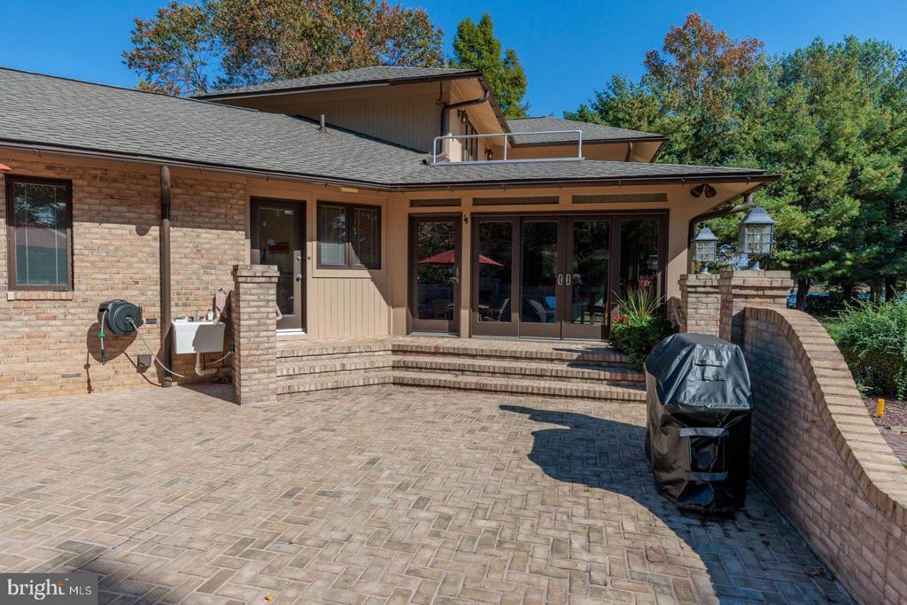 377 HEMSLEY DRIVE