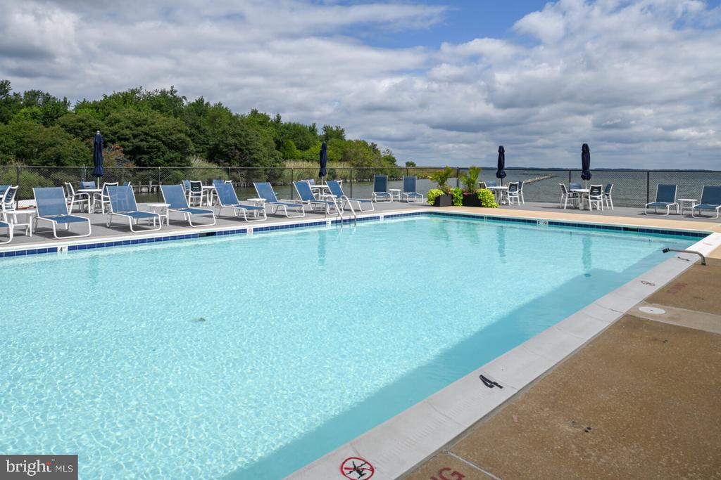 15 QUEEN ANNE WAY Unit: E