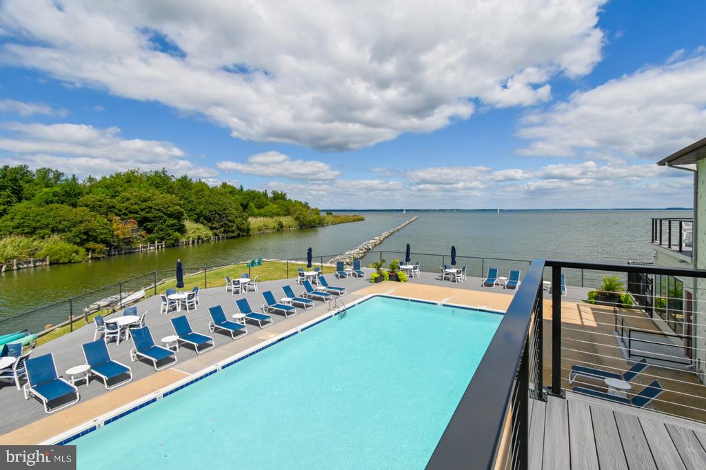 15 QUEEN ANNE WAY Unit: E