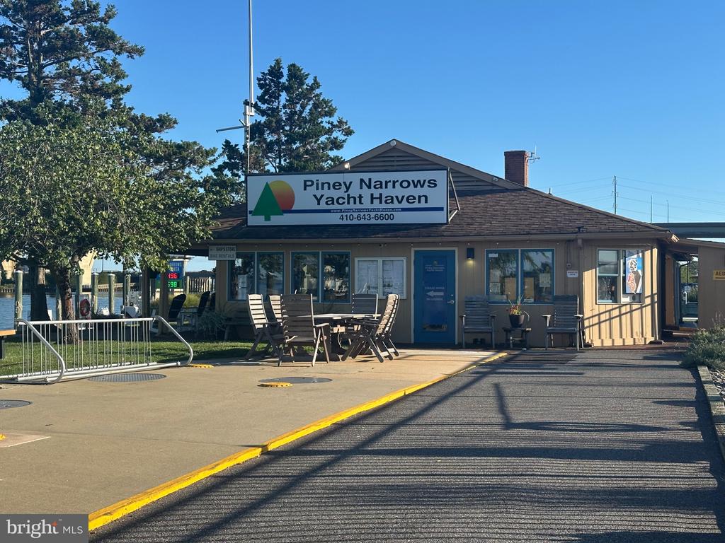 8-E PINEY NARROWS ROAD